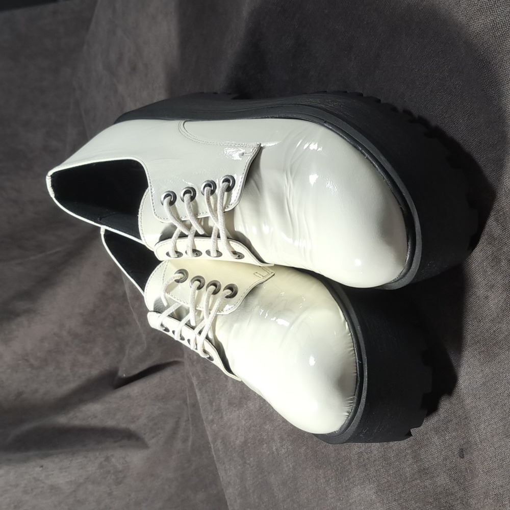 L'Intervalle White Patent Leather Lace Up Platform Oxfords VG- EU 39 US 8.5-9